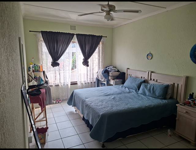 3 BEDROOM DUPLEX FOR SALE IN UVONGO BEACH